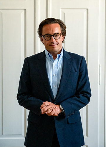 Dr. Maximilian Degenhart